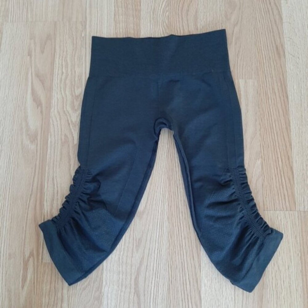 Lululemon Womens Black Crop Leggings  Black sz 6 - Picture 6 of 10